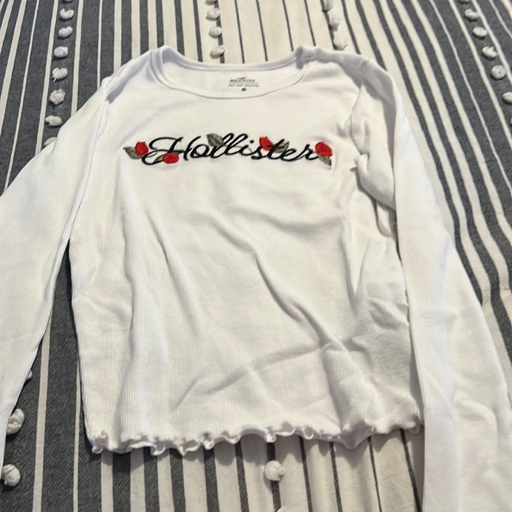 Hollis yet long sleeve shirt , size small